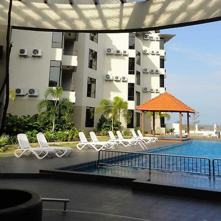 Cherloft@Samsuria Beach Residences Kampung Sungai Ular Екстериор снимка