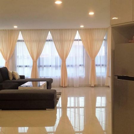 Cherloft@Samsuria Beach Residences Kampung Sungai Ular Екстериор снимка